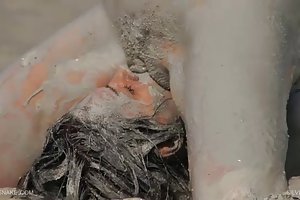 Brutal mec baise femme dans l'anus
