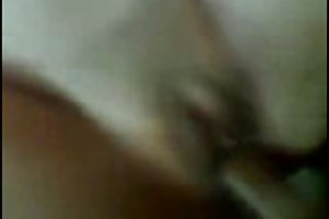 Un homme marié tente d'être la petite amie d'un conjoint sur le sexe anal
