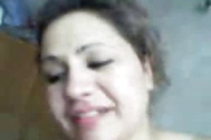 Le mari baise appétissante conjoint pâle cul