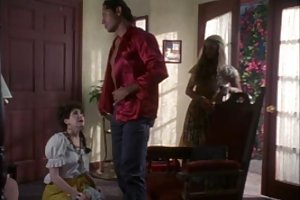 La grand-mère d'eric suce une jeune bite et se fait baiser mouillé le calot sur le casting