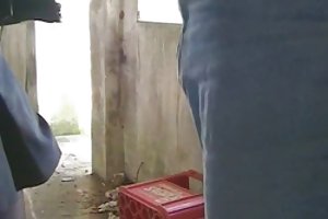 Baiser une femme avec un membre