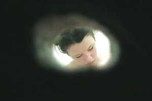 Anya olsen écarta les jambes et lanc bite noire dans le cul