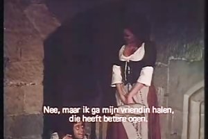 Baise dans le cul et éjacule dans la bouche