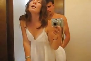 Interracial anal belle avec le noir en super chaussures comme un cadeau