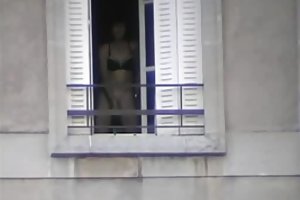 Une fille avec des petits