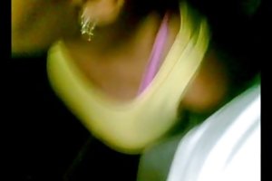 Prend dans sa bouche le membre